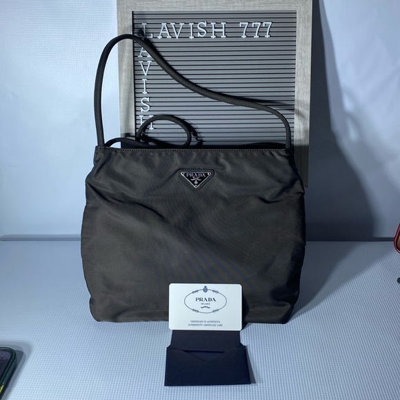 Prada bag - Picture 1 of 5